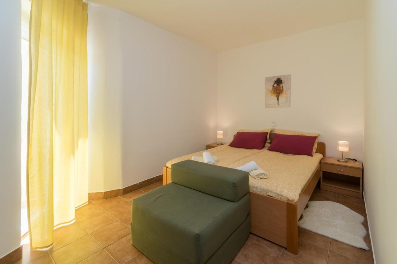 Apartments Bogdanic Krk I Veglia Exterior foto